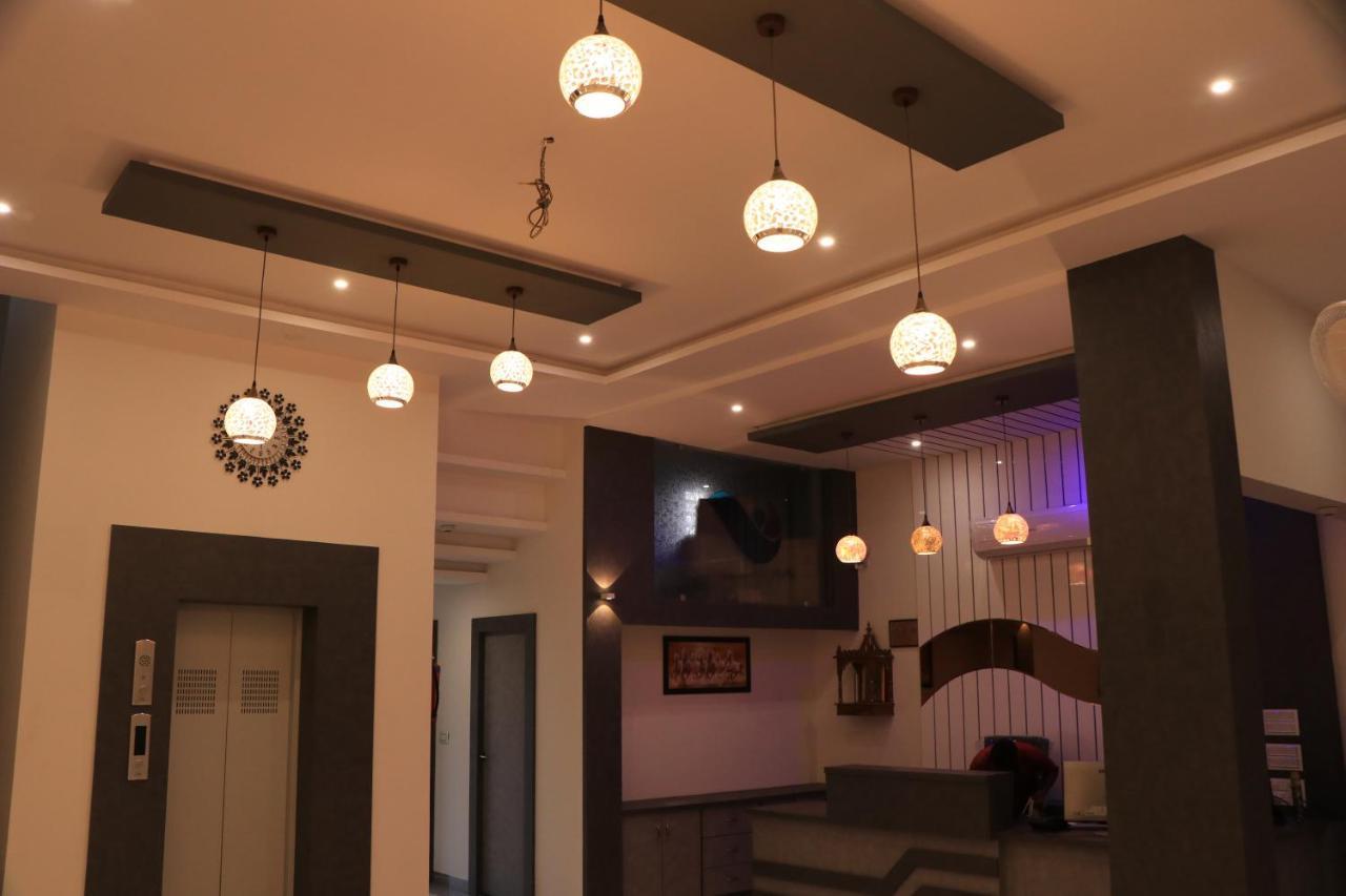 Hotel Viraj Residency Bhuj Esterno foto