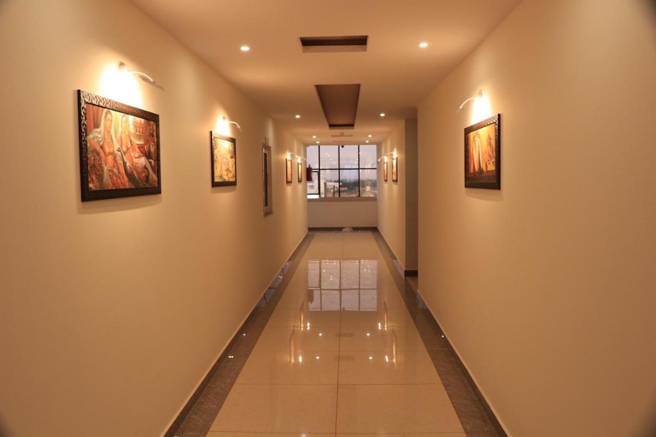 Hotel Viraj Residency Bhuj Esterno foto