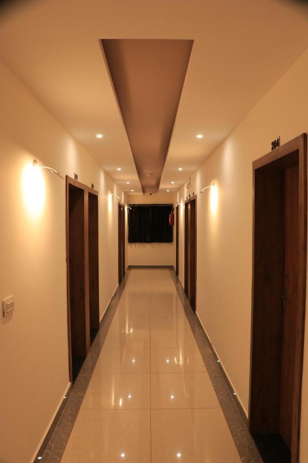 Hotel Viraj Residency Bhuj Esterno foto
