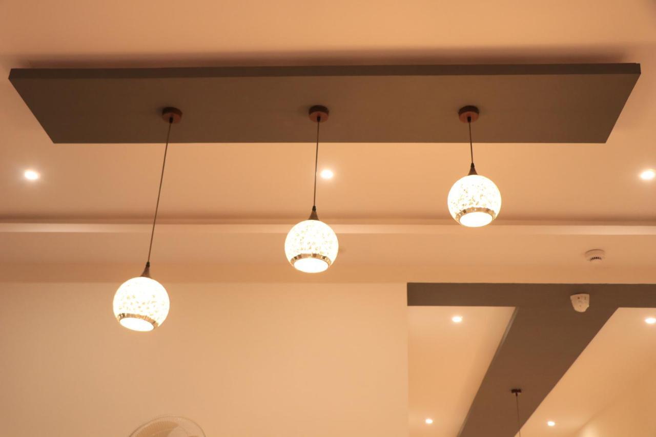 Hotel Viraj Residency Bhuj Esterno foto