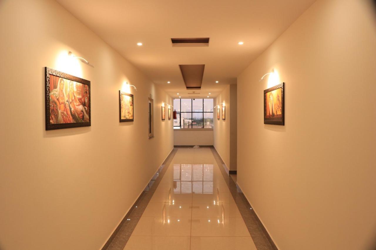 Hotel Viraj Residency Bhuj Esterno foto