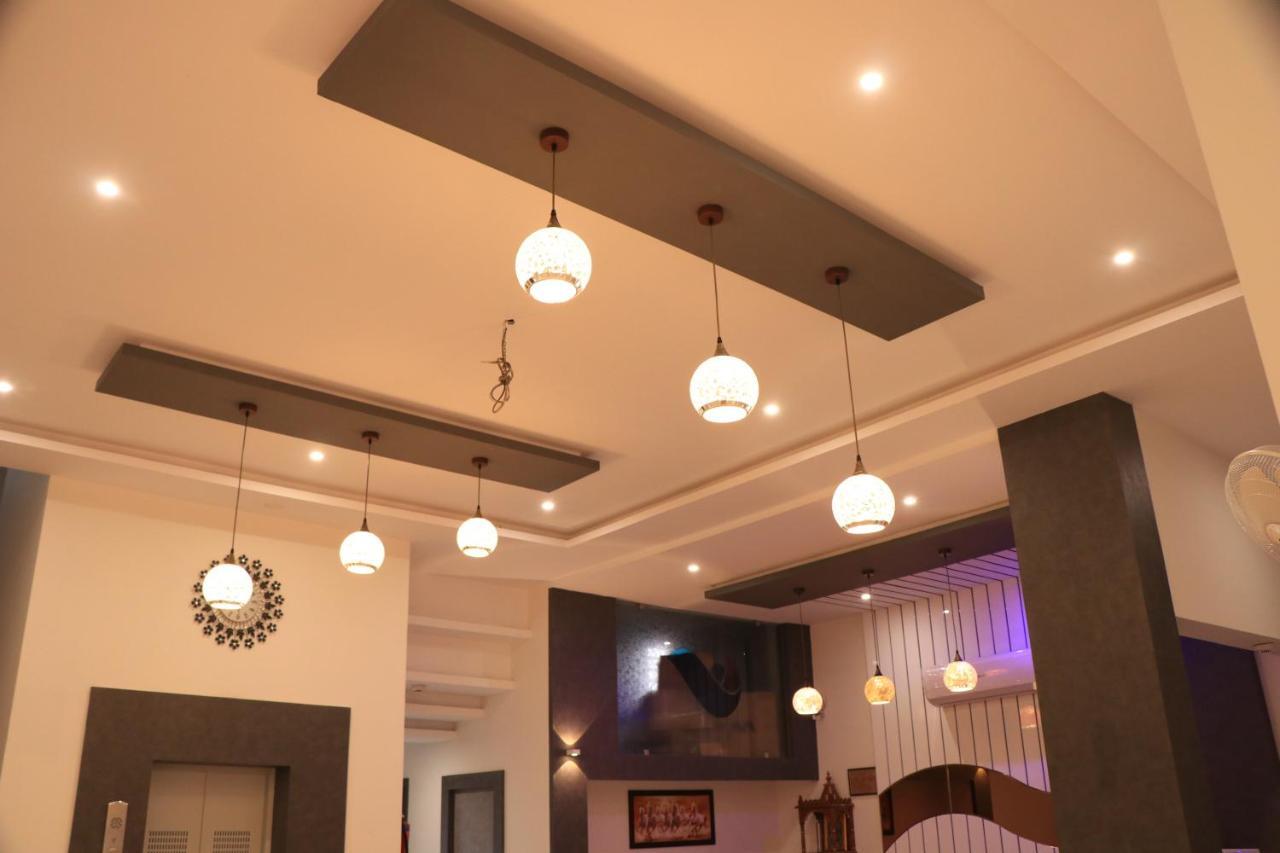 Hotel Viraj Residency Bhuj Esterno foto